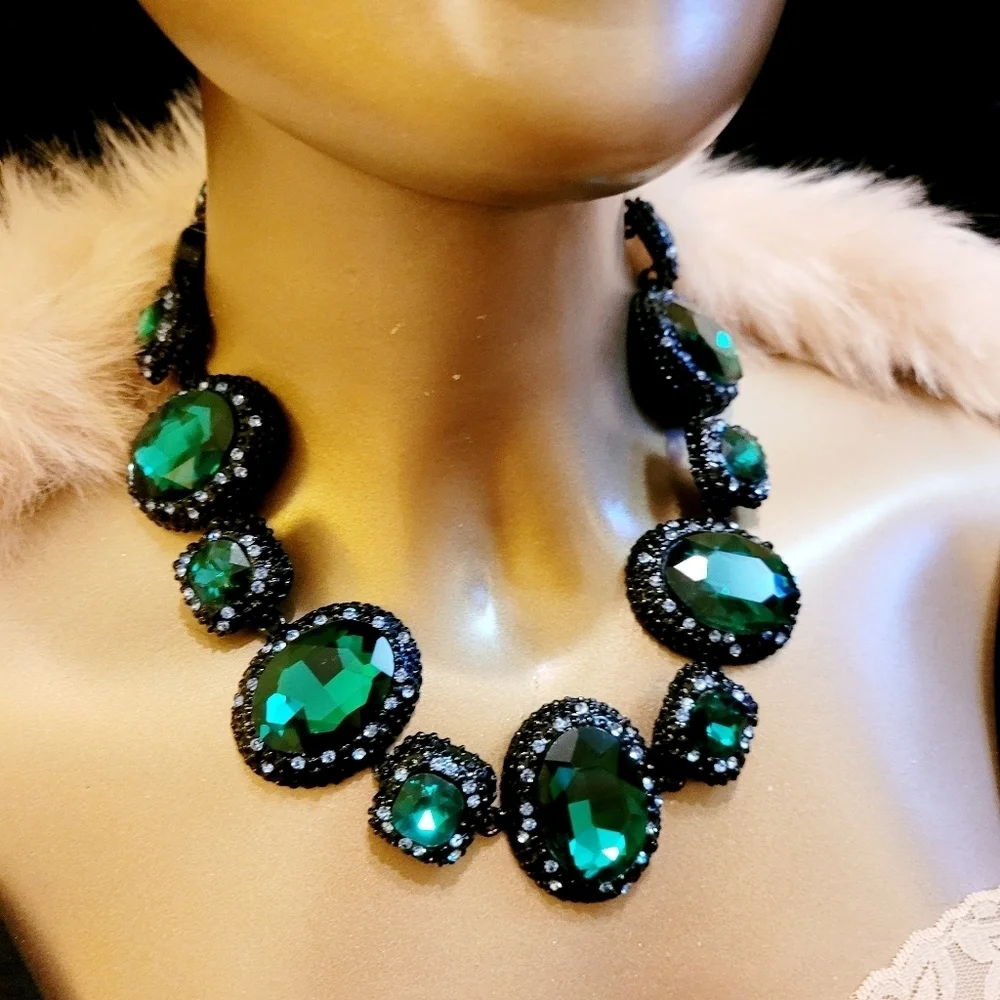 Vintage Estate Baroque Runway Green & Blue Austrian Crystal Statement Ne…